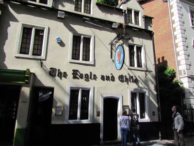 Le pub The Eagle and Child cher aux Inklings