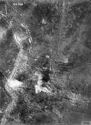 Vue aérienne de Thiepval et des tranchées, le 25 septembre 1916.