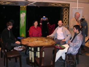  Les Tolkiendili autour de la table de Risk Seigneur des Anneaux de Ronald Beurms 