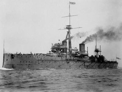 Le navire britannique HMS Dreadnought sur lequel servait Christopher Wiseman. © U.S. Navy (U.S. Naval Historical Center) [Public domain], via Wikimedia Commons.